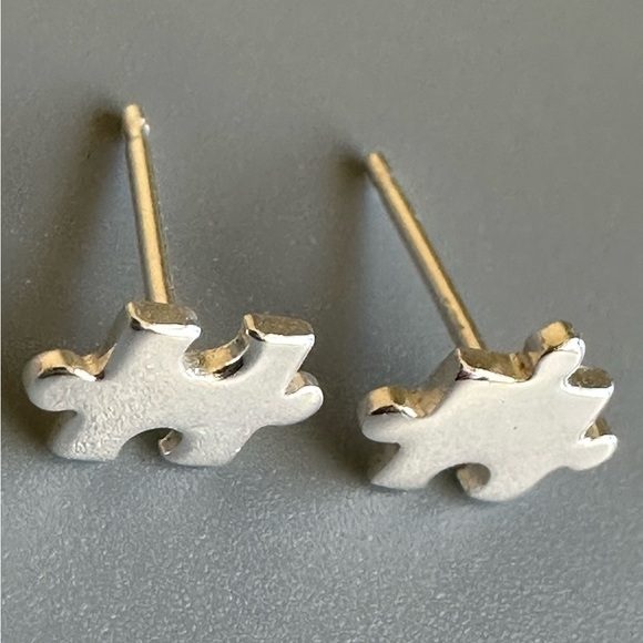 Sterling Silver Simple Stud Jigsaw Puzzle Piece Earrings - Picture 7 of 9